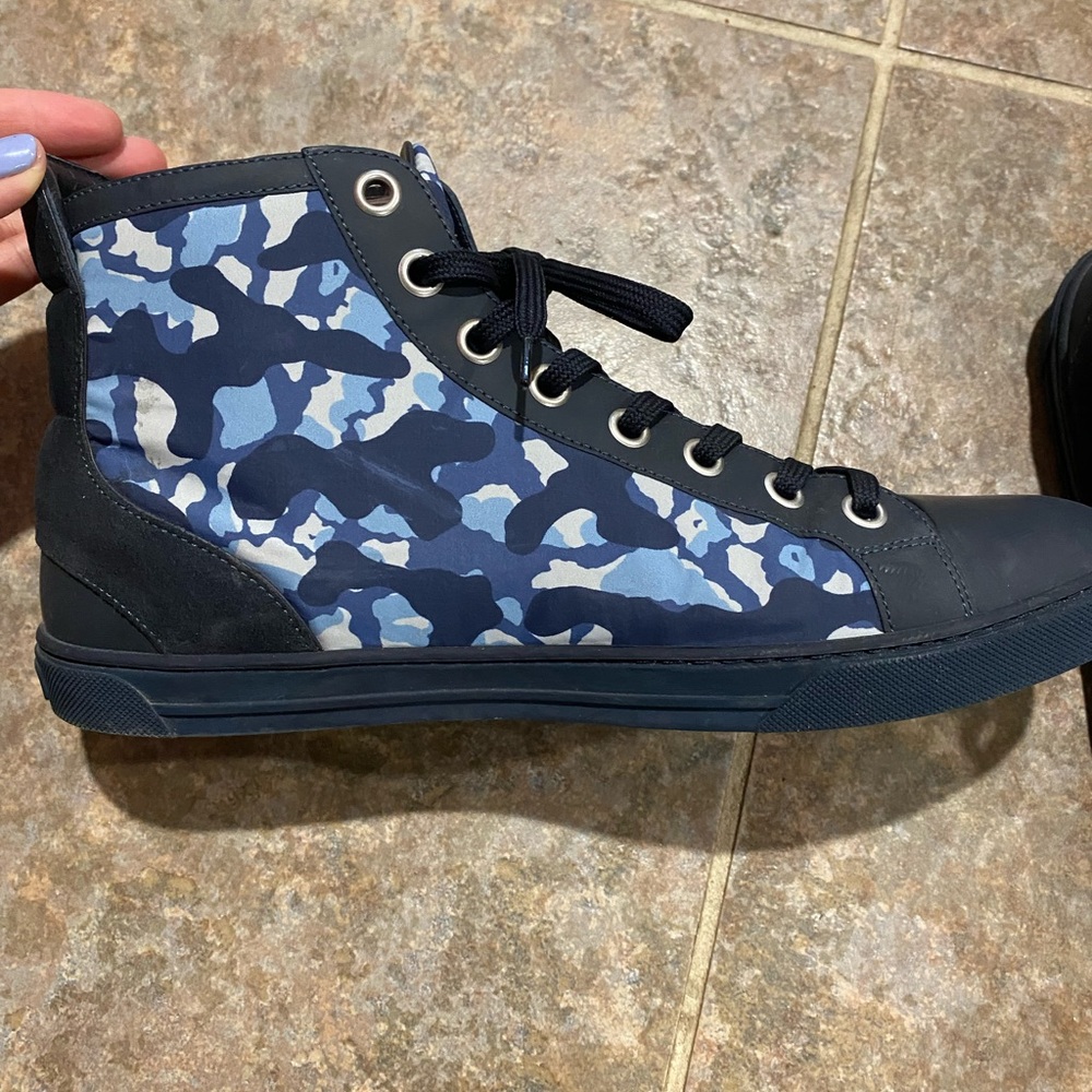 Louis Vuitton Blue Camo Sneaker - Picture 4 of 10